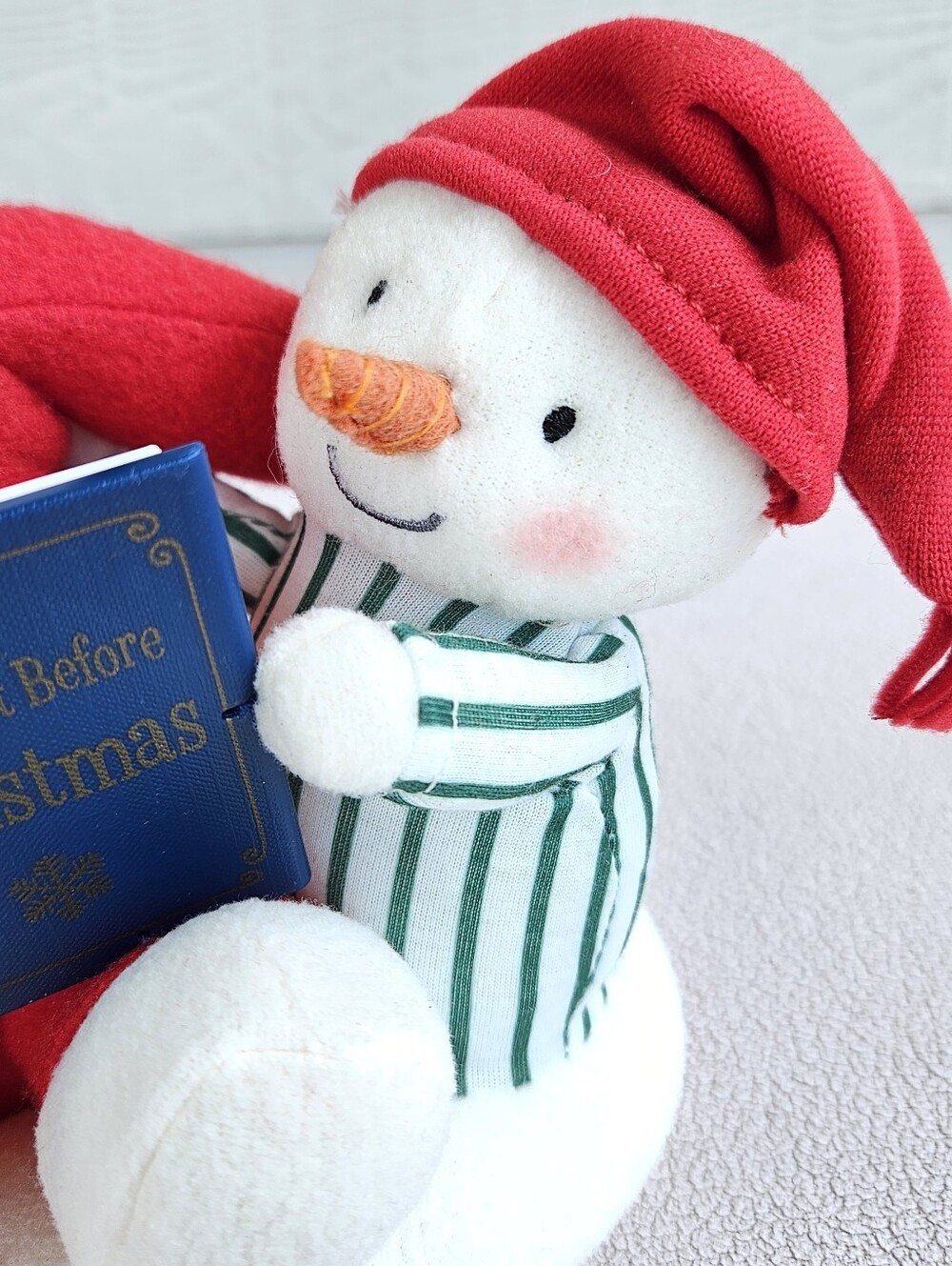 Hallmark Jingle Pals 2019 Singing Animated Snowman Night Before Christmas Plush - Picture 7 of 12